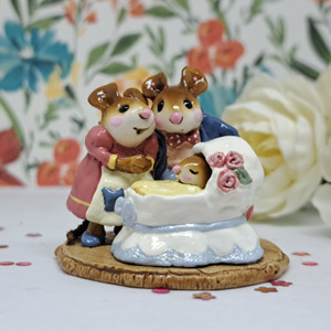 Wee Forest Folk Miniatures M-259 - The Wee Family (Yellow) Wee Forest Folk Miniatures M-259 - The Wee Family (Yellow)