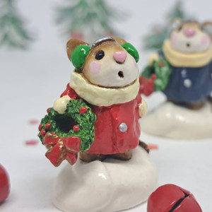Wee Forest Folk Miniatures M-087 - Holly Mouse (Red)