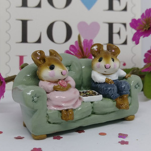 Wee Forest Folk Miniatures M-134 - First Date (Green)