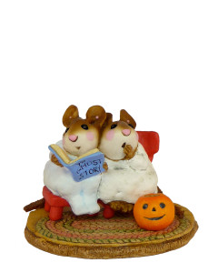 Wee Forest Folk Miniatures M-225 - Scary Stories (White)