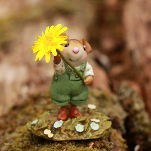 Wee Forest Folk Miniatures M-765 - Just Dandy!