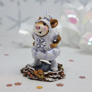 Wee Forest Folk Miniatures M-271 - Earl E. Frost (Lavender) 