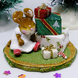 Wee Forest Folk Miniatures M-316 - Waiting For Christmas Wee Forest Folk Miniatures M-316 - Waiting For Christmas