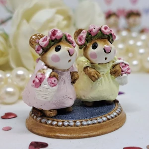 Wee Forest Folk Miniatures C-4 - The Flower Girls (Pink / Yellow)
