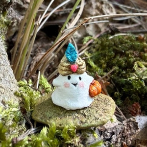 Wee Forest Folk Miniatures A-71 - Good Fortune Ghostie