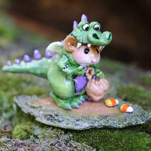 Wee Forest Folk Miniatures M-377 - Dragon Dress-Up (Green) Wee Forest Folk Miniatures M-377 - Dragon Dress-Up (Green)