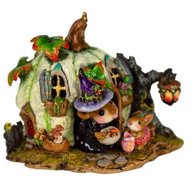 Wee Forest Folk Miniature - Wee Halloween Bungalow (M-619a)