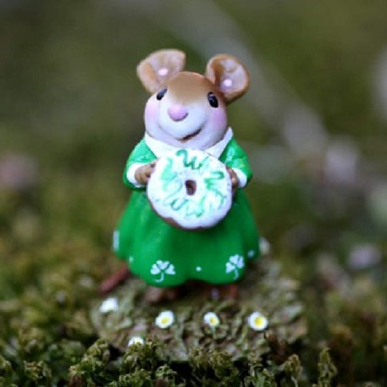 Wee Forest Folk Limited Edition M-722f - A Wee Bite o'Luck