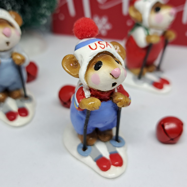 Wee Forest Folk Miniatures MS-09 - Skier Mouse (USA, Red Pom Pom) 