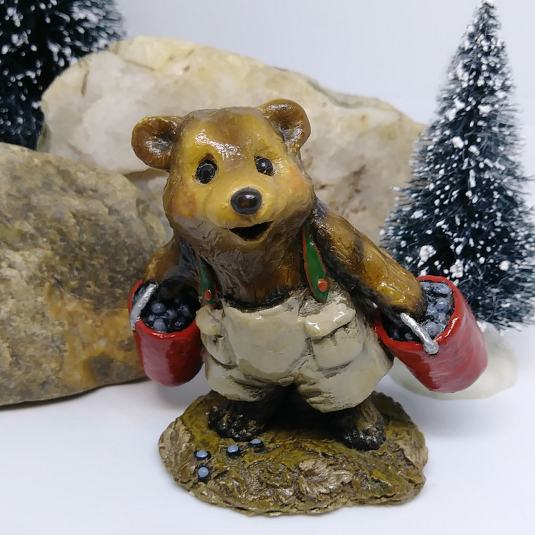 Wee Forest Folk Miniatures BB-04 - Good Pickin's (Taupe)