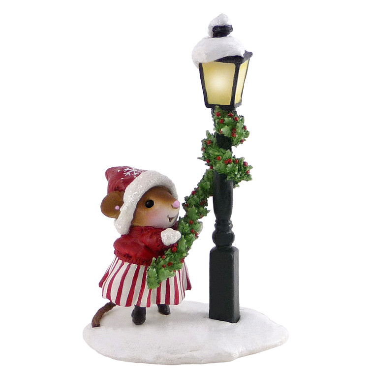 Wee Forest Folk Miniatures M-425 - Trim Twirler 