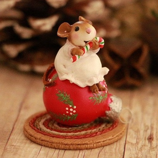 Wee Forest Folk Miniatures M-760 - Winter Walkabout