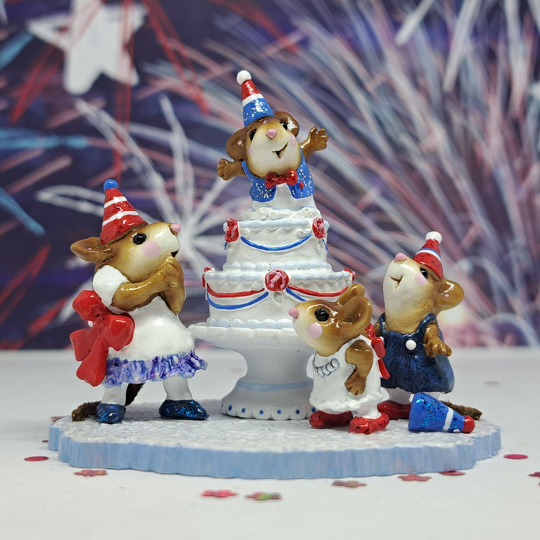 Wee Forest Folk Limited Edition M-2002 - Surprise! (RWB)