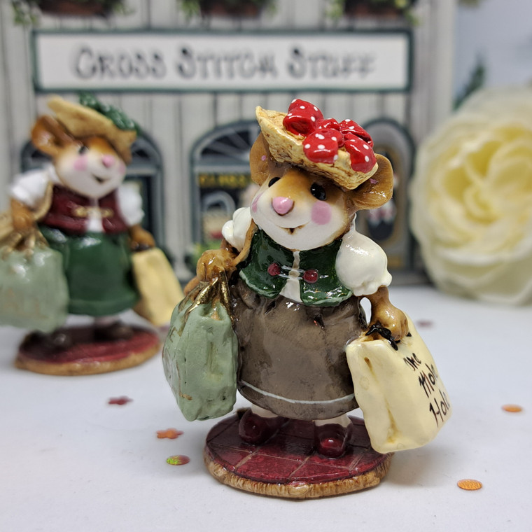 Wee Forest Folk Miniatures M-264 - Mall Mom (Mole Hole Red Bow) 
