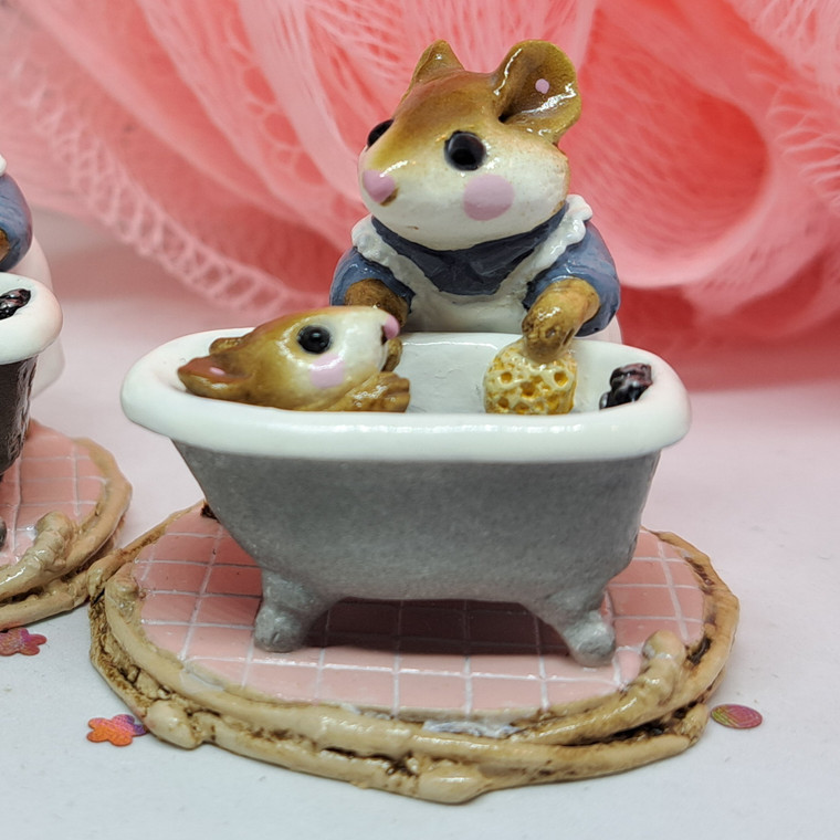 Wee Forest Folk Miniatures M-060 - Mom & Squeaky Clean (Blue / Silver)