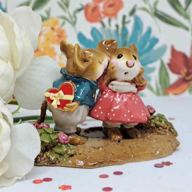 Wee Forest Folk Miniatures M-192 - First Kiss (Coral / Teal)