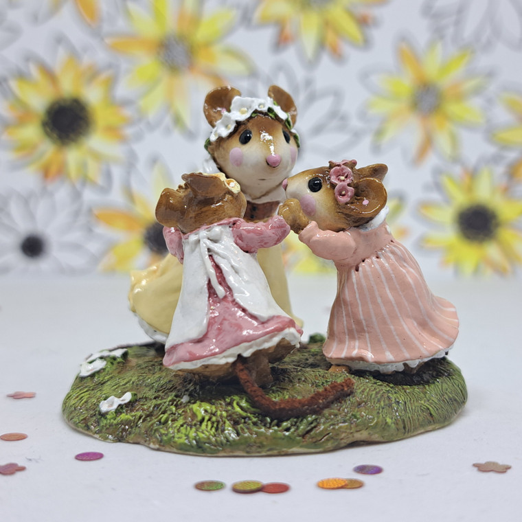 Wee Forest Folk Miniatures M-228 - Ring Around Rosie