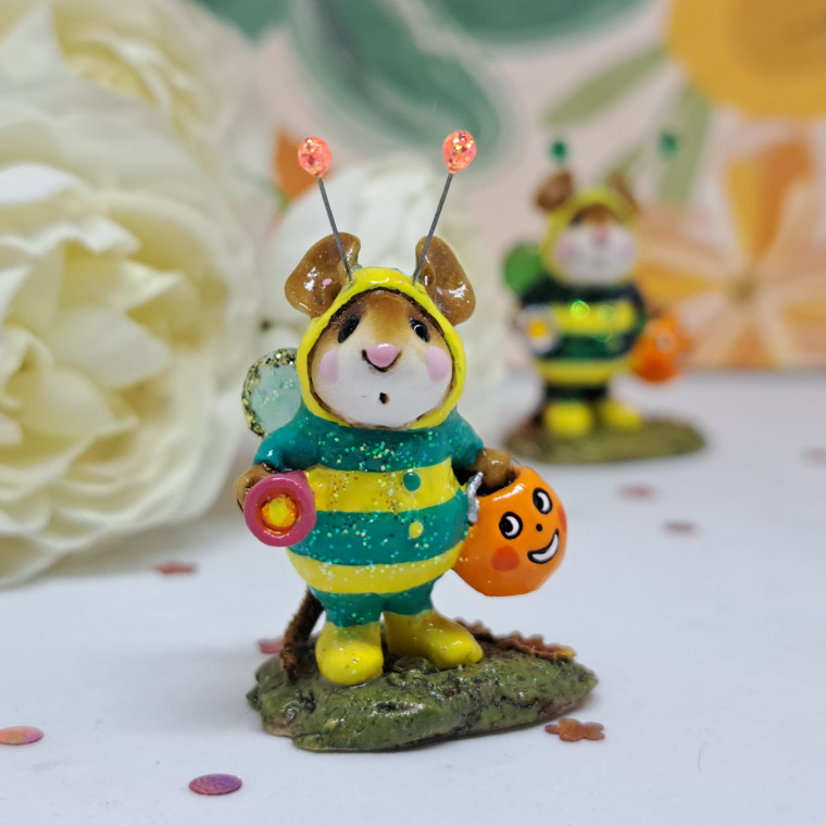 Wee Forest Folk Miniatures M-252 - Bee-Dazzled (Green/Yellow)