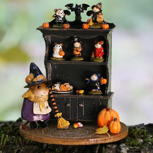 Wee Forest Folk Miniatures M-674a - Halloween Curio (Purple/Full
