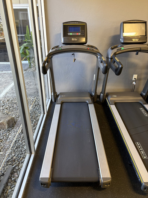 Matrix Fitness T50 Platform Treadmill- (USED)