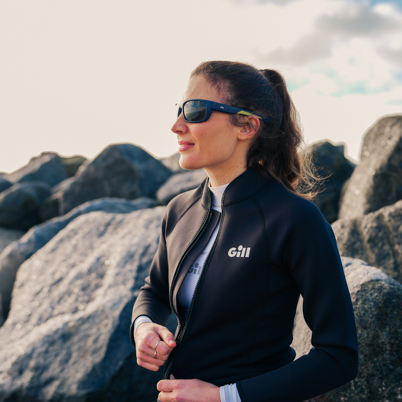 Veste Pursuit en néoprène 1,5 mm femme - 5033W-BLK01_LIFESTYLE_1.jpg