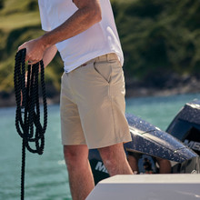 Short extensible contre les UV - UV021-KHA01-LIFESTYLE-2_UV_Stretch_Shorts_Khaki_Model_Full_Length.jpg