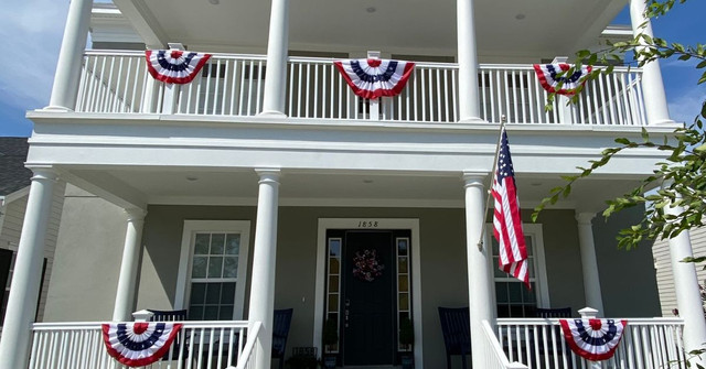 The Most Common Applications for Wall-Mounted Flagpoles