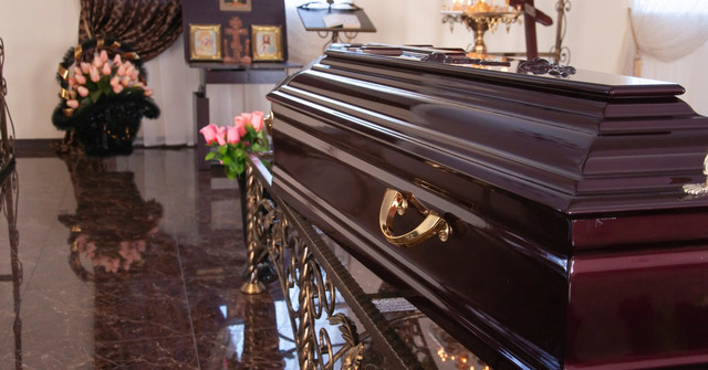 Key Factors in Selecting Memorial Décor for a Loved One