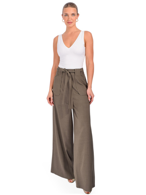 CHRISTY LYNN Fallon Pant in Moss Full Outfit 