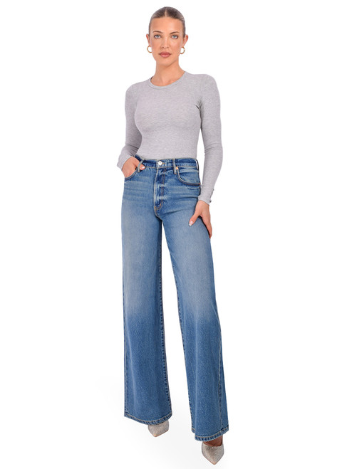 BETRO SIMONE Chloe Long Sleeve Crew Neck Tee in Heather Gray Full Outfit 