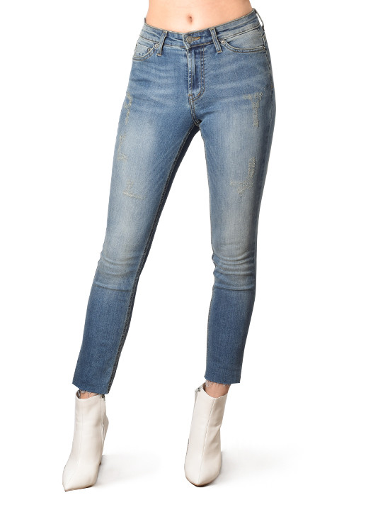 Scratch Fade Silverlake Mid-Rise Jean Close Up Front View 