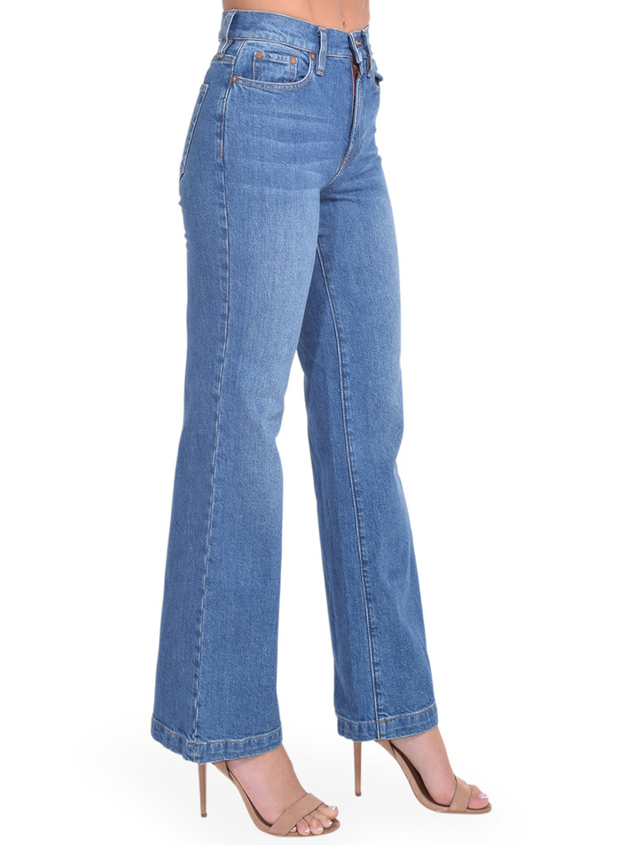 Alice + Olivia Liza Mid Rise Straight Ankle Jean in Best Intentions Side View 

