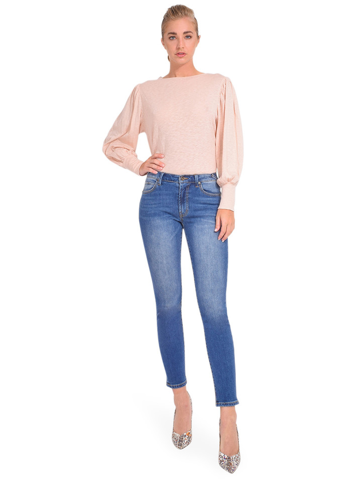 SERRA Mid Rise Skinny Jean in Crestline Blue Full Outfit