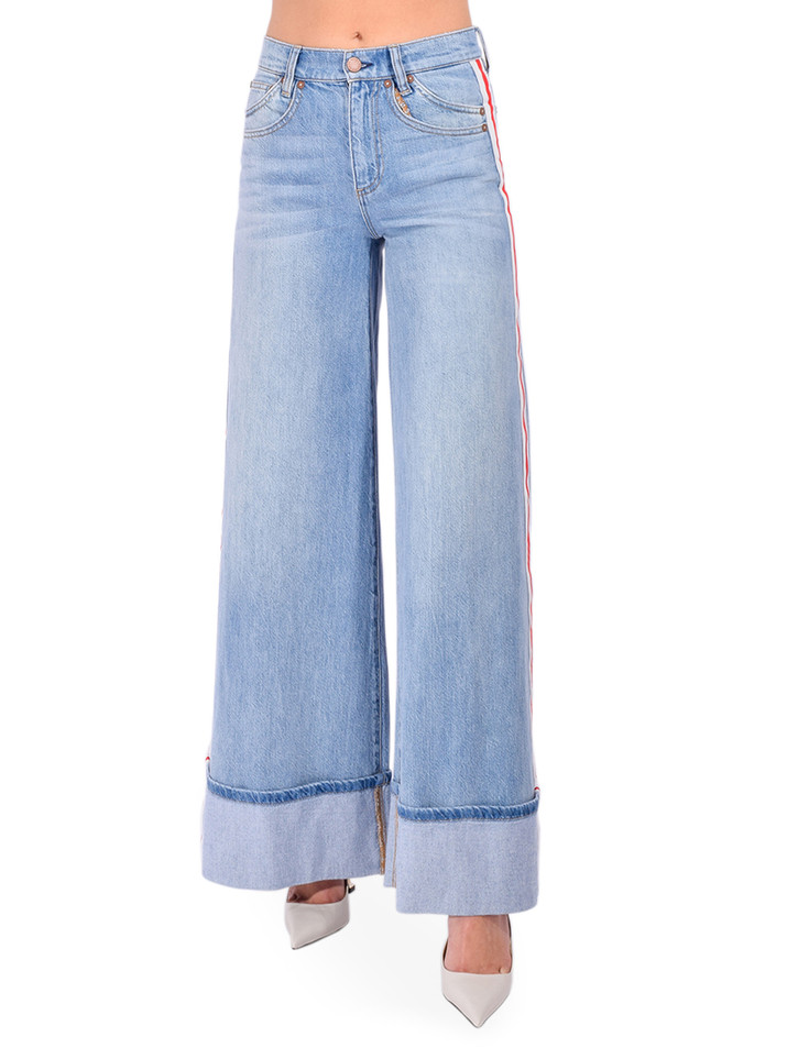 ALICE + OLIVIA Wallie Cuff Jean in Gemma Light Blue Front View 