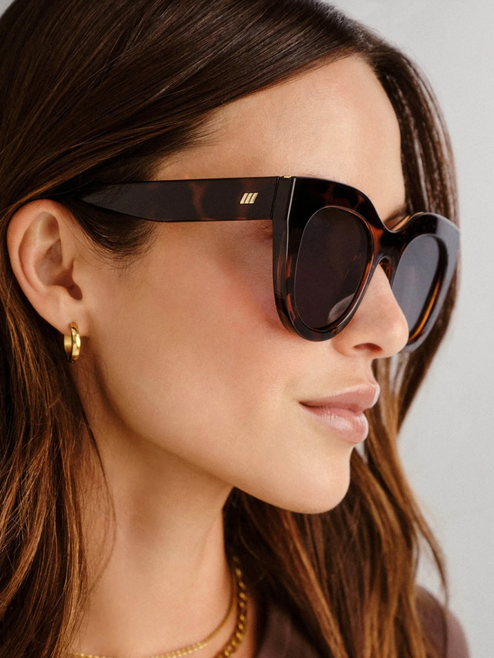 LE SPECS Air Heart Tortoise Sunglasses in Brown on Model 2