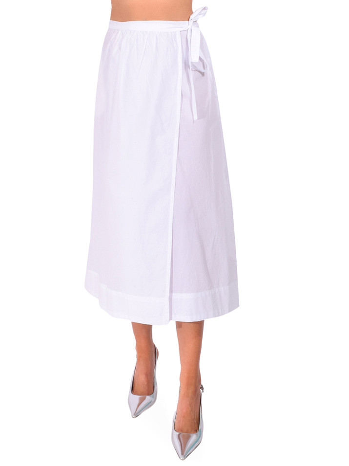 LEON & HARPER Julep Skirt in White Front View 