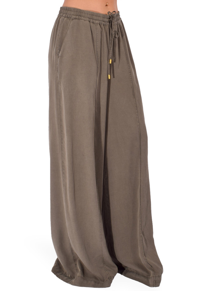 L'AGENCE Connie Drawstring Trouser in Smokey Olive Side View 


