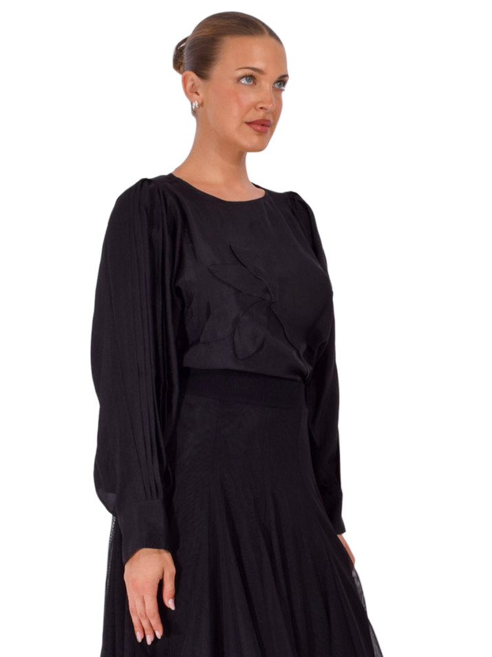 JESIE LIU Flower Appliqué Blouse with Pintuck Sleeves in Black Side View 