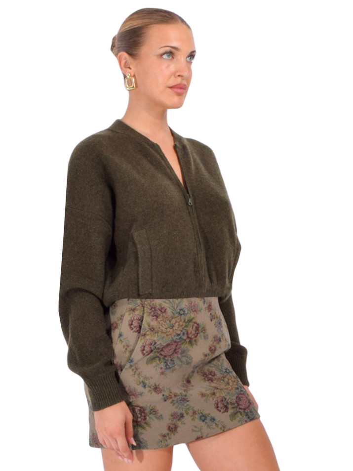 MINNIE ROSE Cashmere Cropped Bomber in Green Side View 