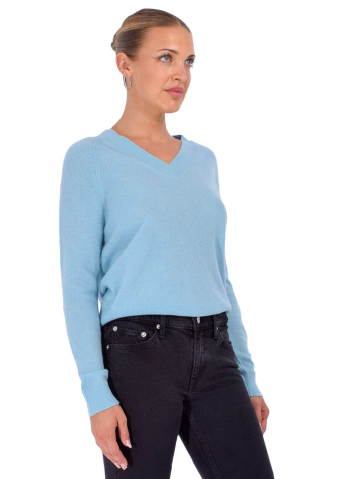 MINNIE ROSE Cashmere Long Sleeve Shrunken V Neck in Nordic Sky Side View 