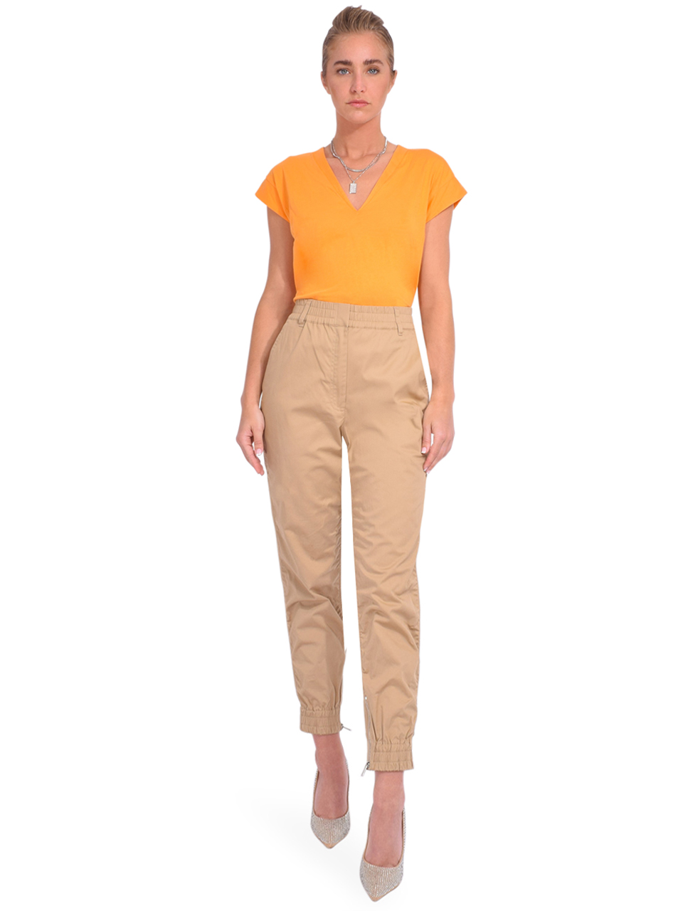 FRAME Le Mid Rise V Neck Tee in Kumquat Front View 