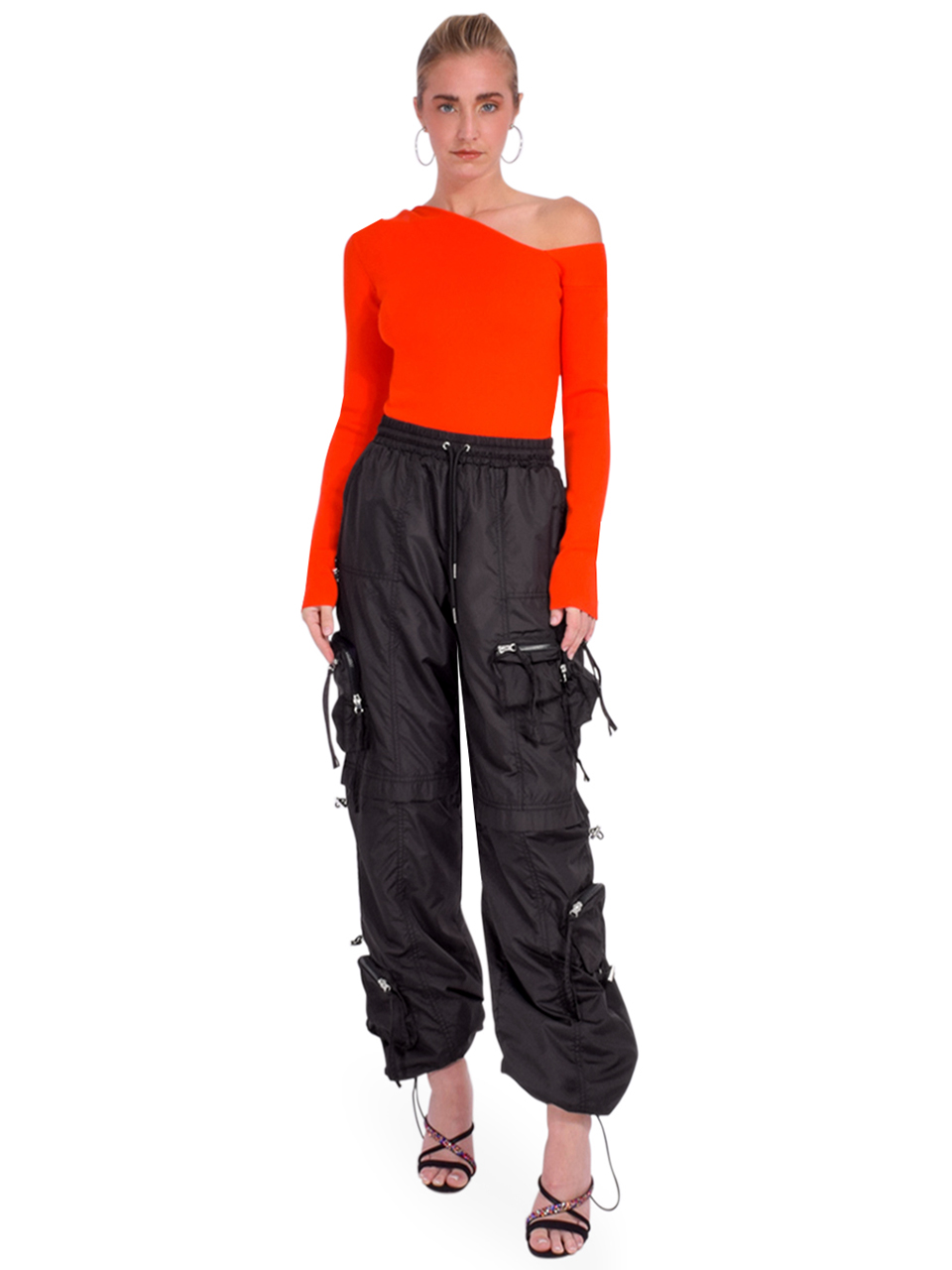 SER.O.YA Alba Ruched Cargo Pant in Black Cinched Full Outfit 

