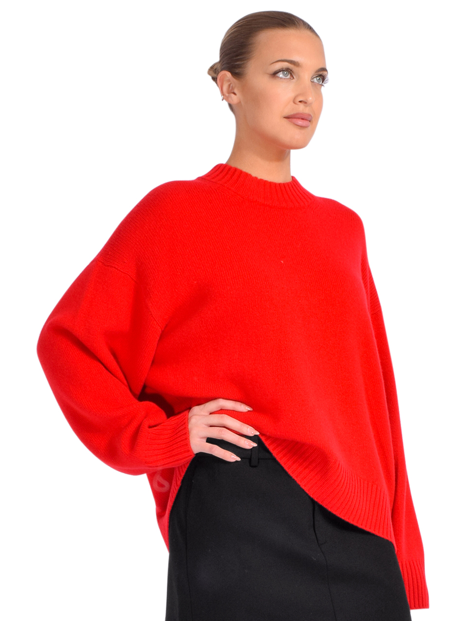 FRAME Oversized Cashmere Crew in Red Side View