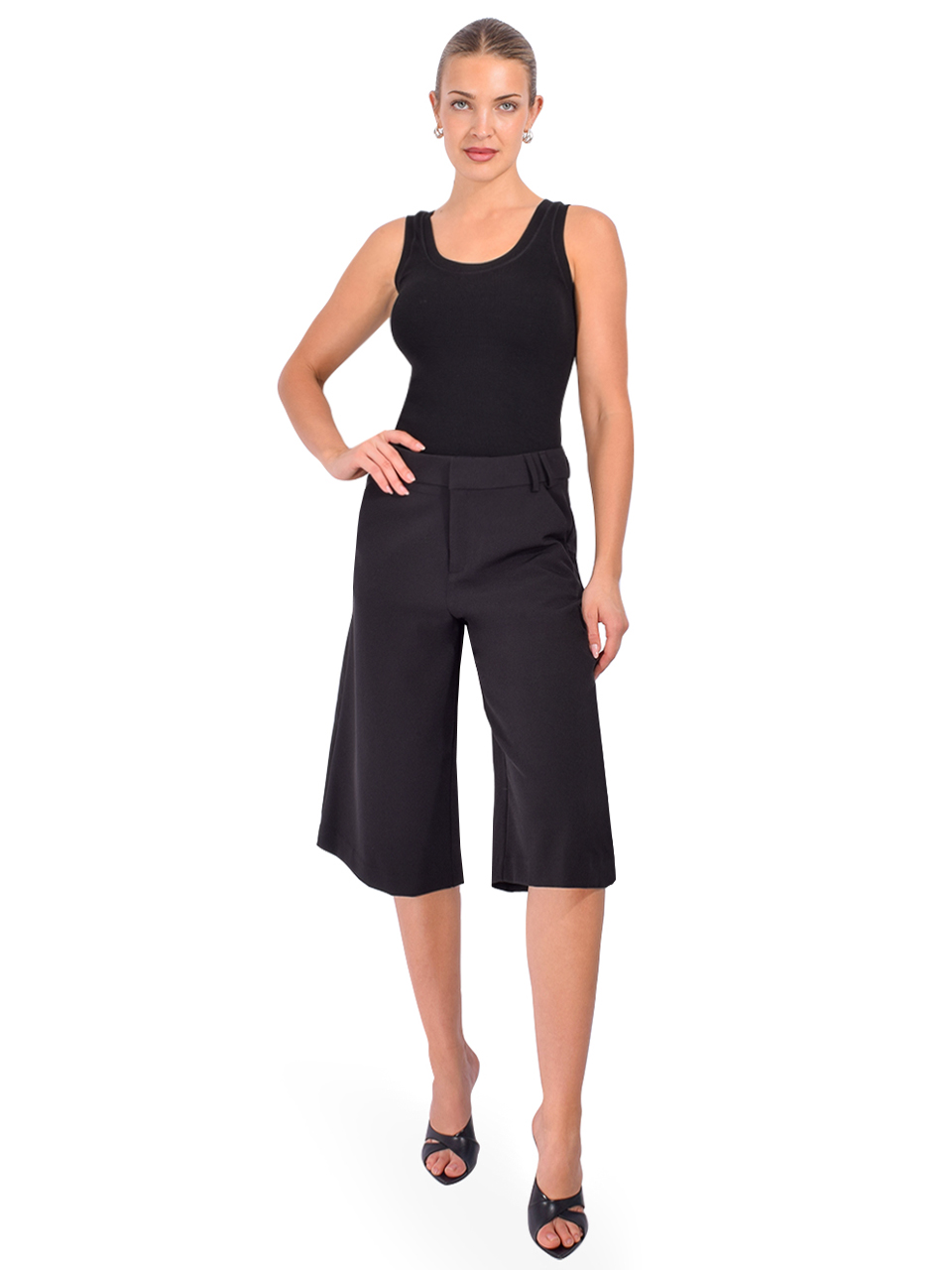 E MARIE The Everyday Tank in Black Full Outfit  