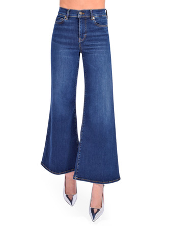 Le Palazzo Crop - Float