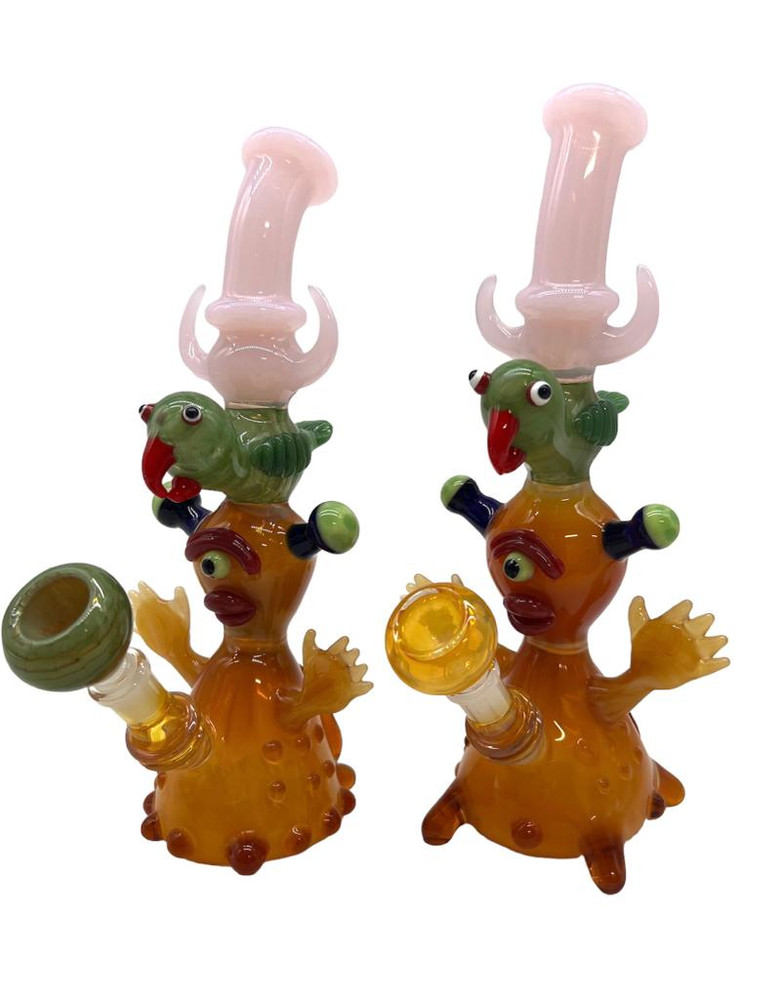 PARROT HOLDING ARTISTIC WATERPIPE 10"