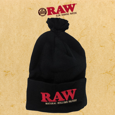 RAW POMPOM BLACK HAT - 1CT
