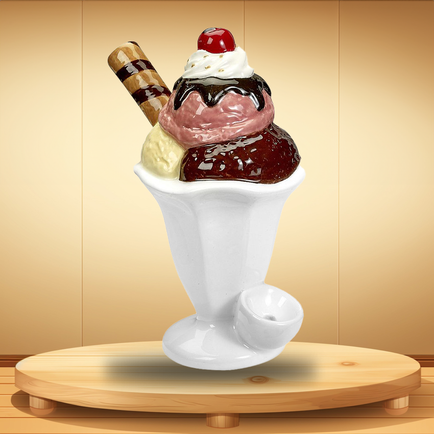 ICE CREAM SUNDAE CERAMIC HANDPIPE - 1CT