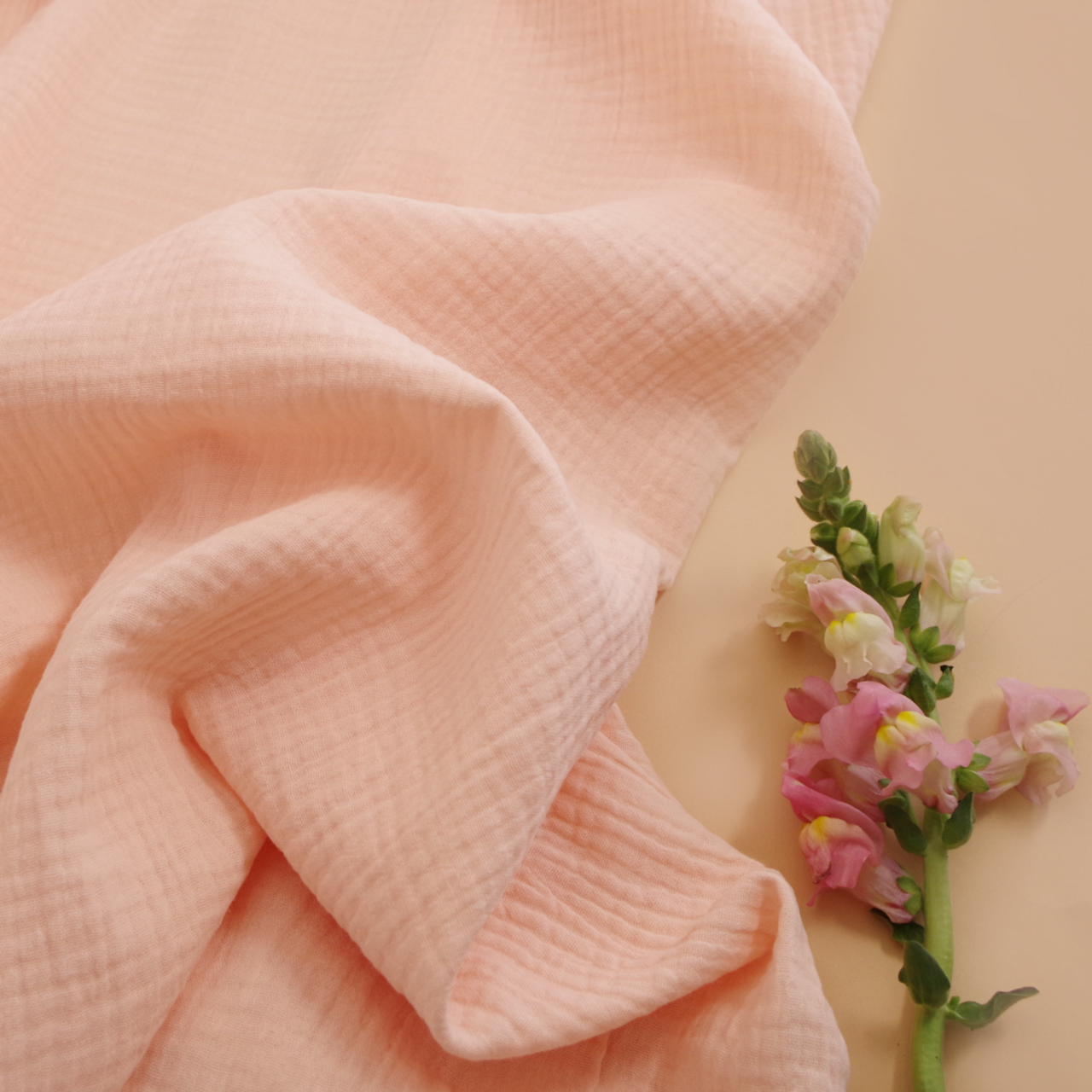 organic soft rose cotton double gauze, 125 gr/m2, cut to length, 10.50 € p  / meter. Sold by units of 10 cm (1 mt= 10 units)