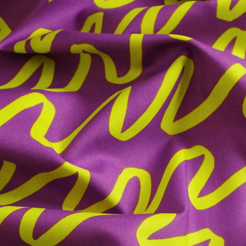 nerida hansen fine poplin making waves in purple, 110 gr/m2 cut to length, 10.50 € p / meter.  Sold by units of 10 cm (1 mt= 10 units)